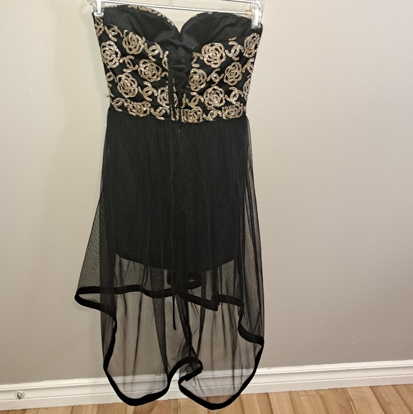 🐨Semi Formal Black & Gold Dress - Picture 3 of 5